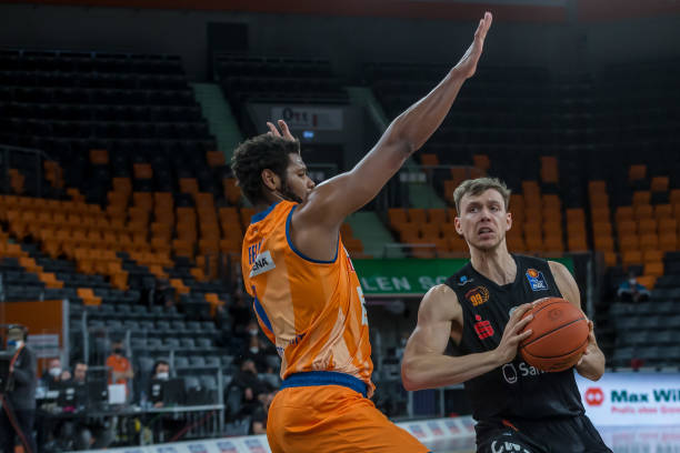 他的队友通 他的队友通