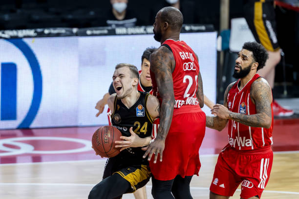 坚持首要目 坚持首要目